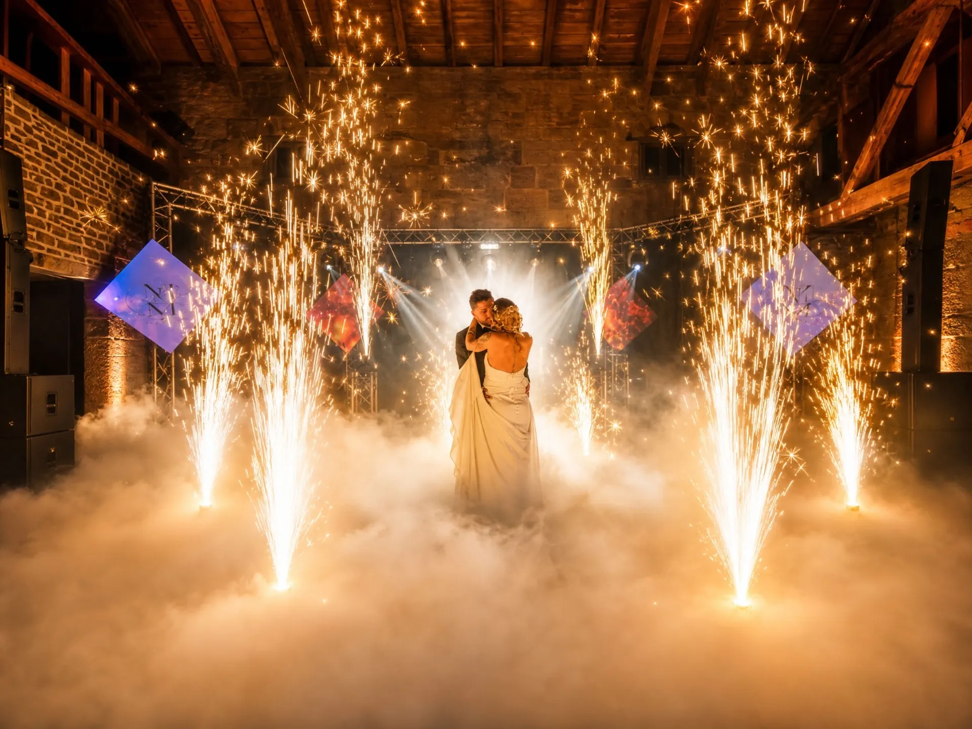 Feux d'artifices de nuit ou spectacles pyrotechniques F4/T2 sur terre ou mer dans toute la France