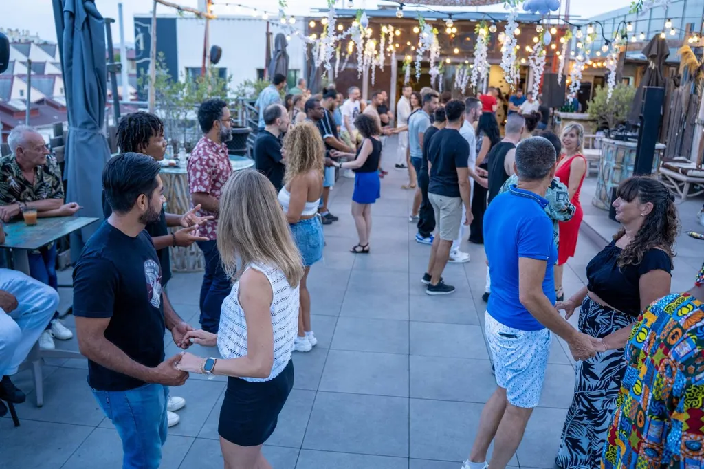 LATINO VIBES sur le rooftop du MS CLUB – Tous les dimanches & lundis avec SBK Marseille (location)
