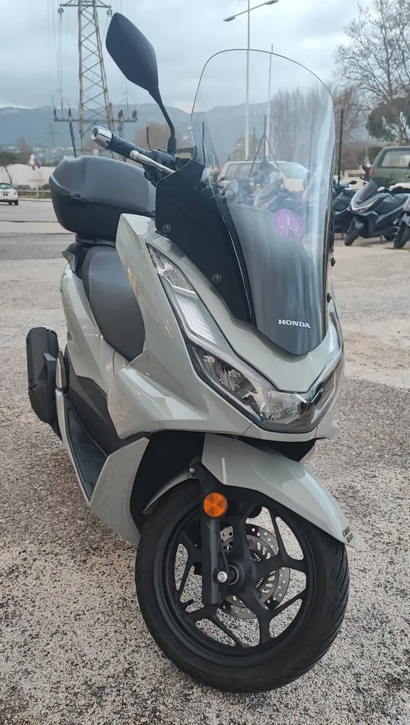 HONDA PCX 125 DU 03/2024 AVEC 4350 KM.