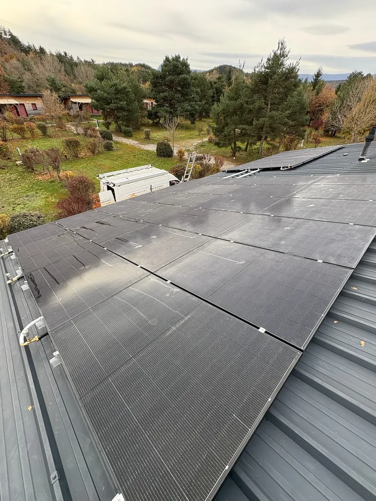 Installation de 36 panneaux solaires Hybrides Dualsun à Veynes dans le 05 