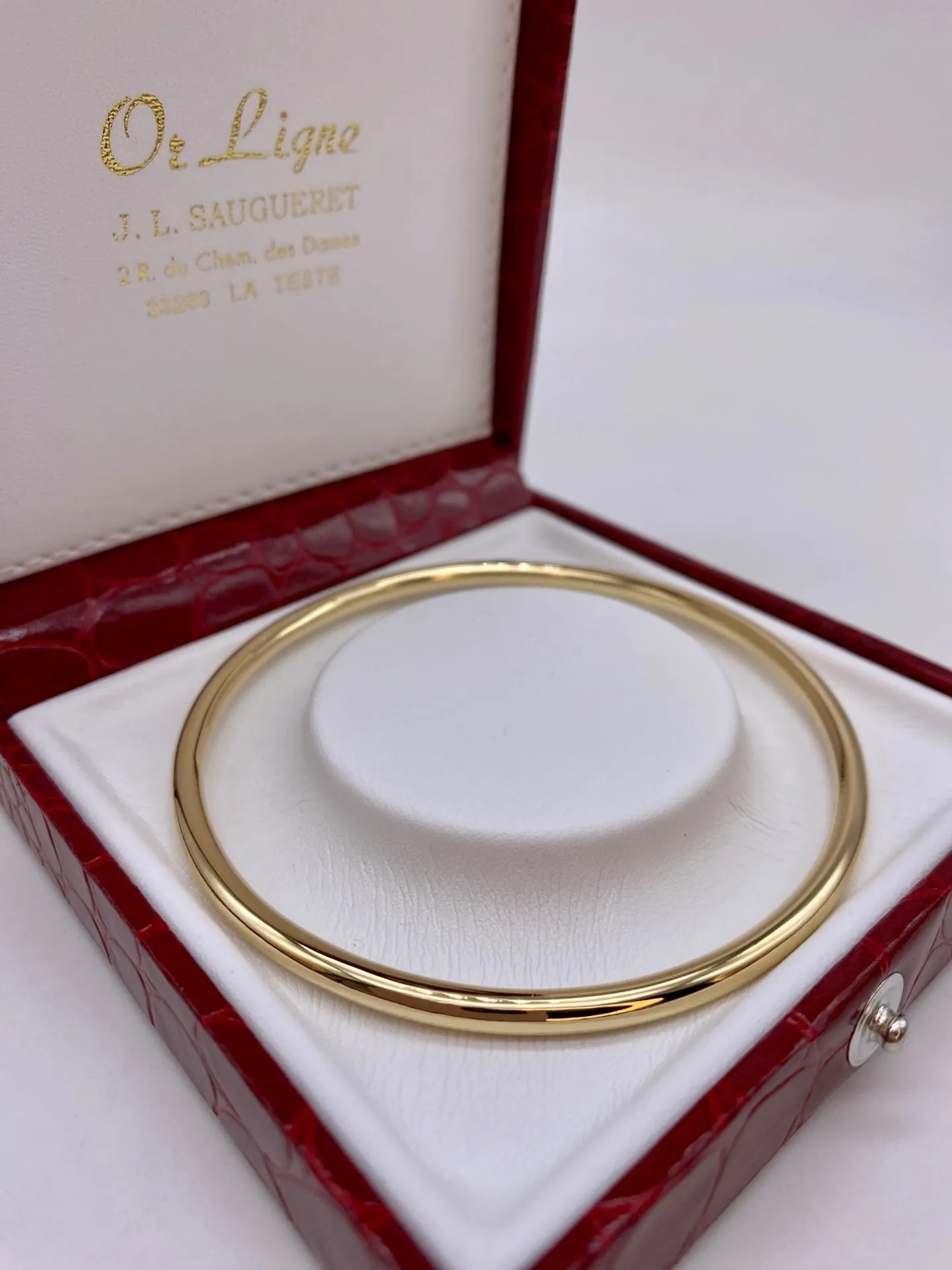 Acheter en ligne un bracelet jonc massif en or 750/1000ème chez Or Ligne à La Teste près de Bordeaux