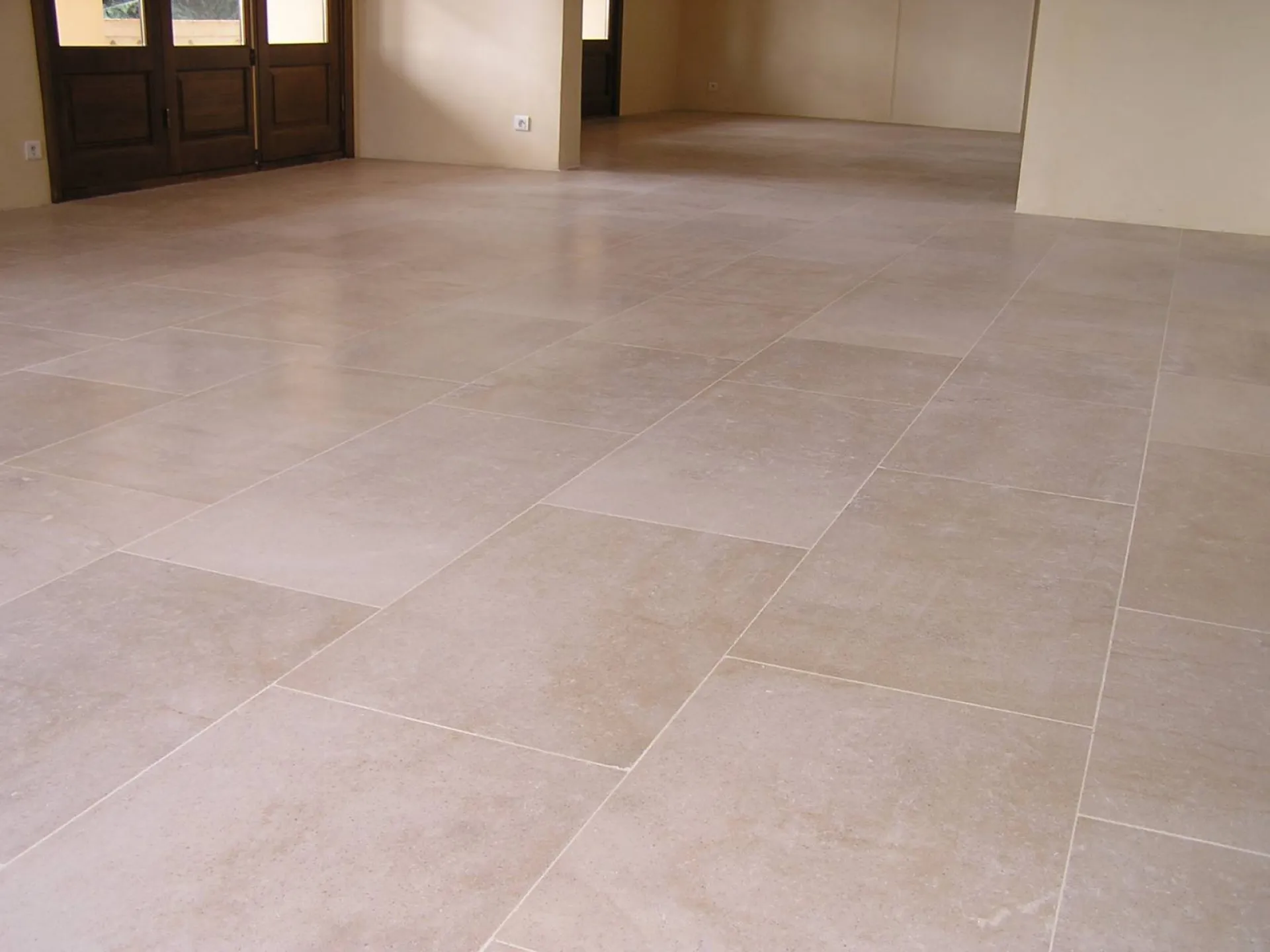 Dallage en pierre adoucie prix SAINT TROPEZ 83