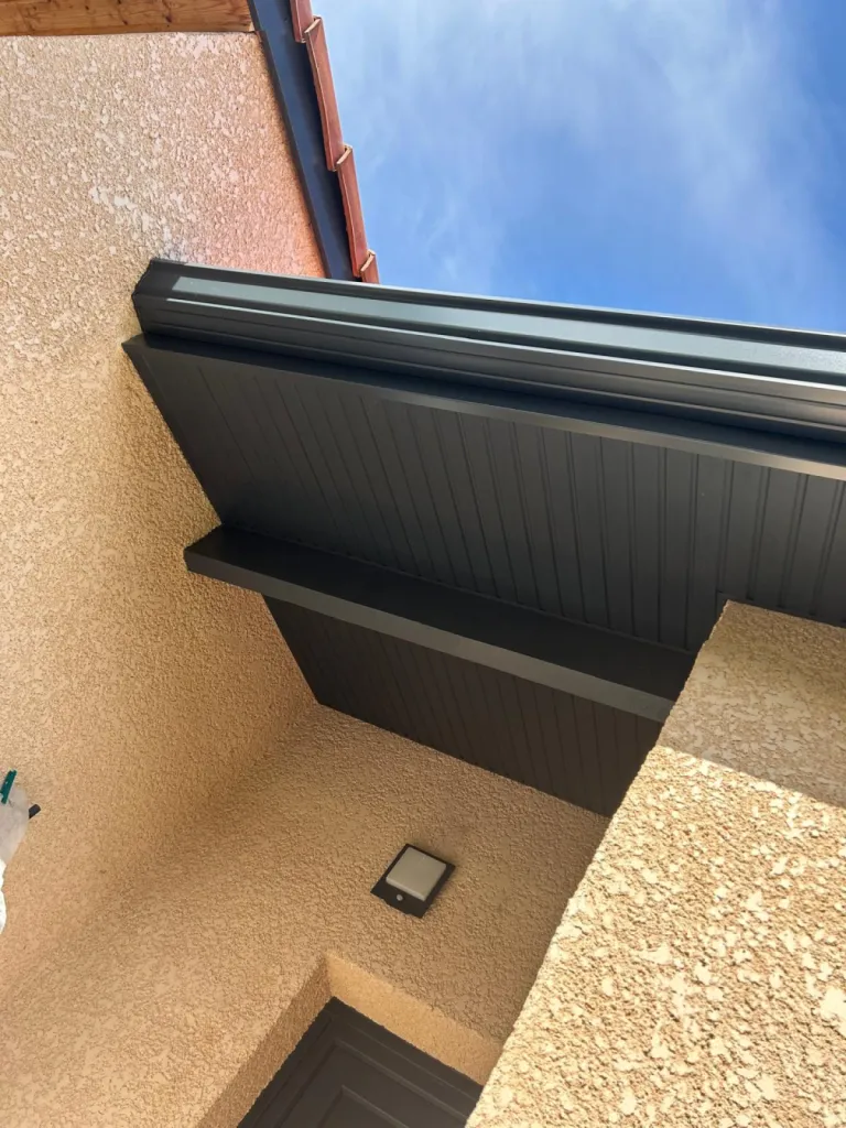 Pose de planche de rive à Toulouse