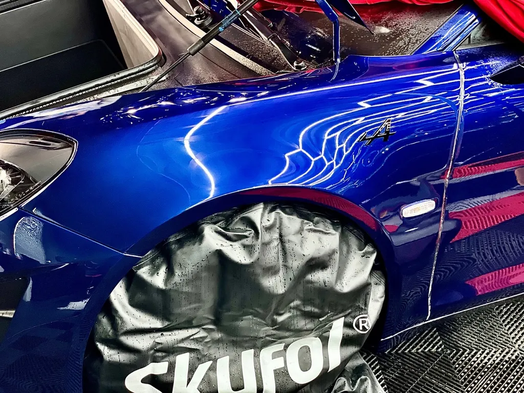 Protection PPF Renault alpine et traitement céramique carrosserie Lyon 