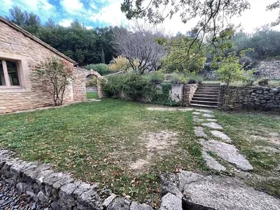 Paysagistes pour entretenir un jardin autour de moi à Saint-Rémy-de-Provence 13210, pour des espaces extérieurs soignés et personnalisés