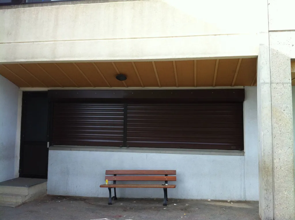 Pose volet roulant aluminium sur mesure à ST BERNARD près de Trévoux