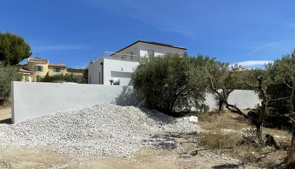 Création mur de soutènement et enduit de façade à La Fare les Oliviers