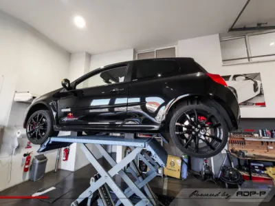 Ligne Akrapovic Evolution pour Clio III RS Phase 2 | ADP Performance