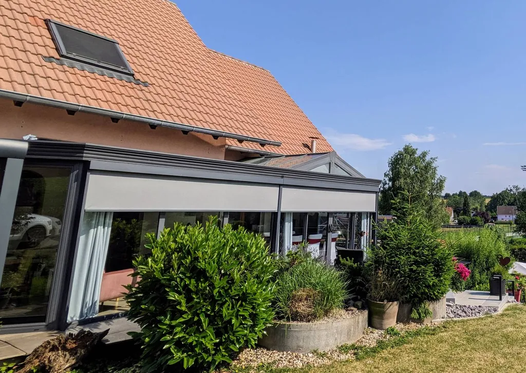 STORE EXTERIEUR VERTICAL SUR VERANDA PAR MFC STYLE