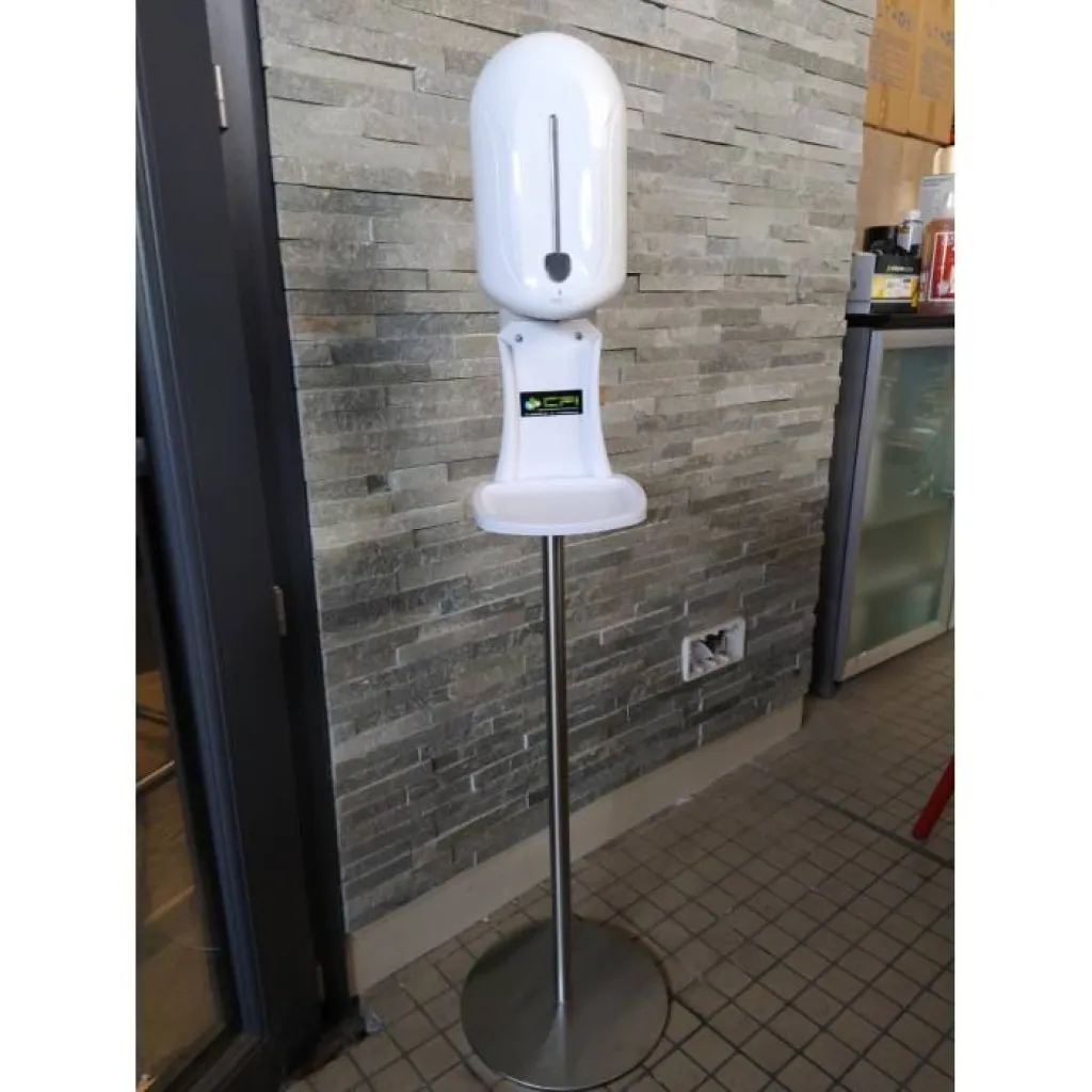 distributeur de gel hydroalcoolique photo dans une collectivite