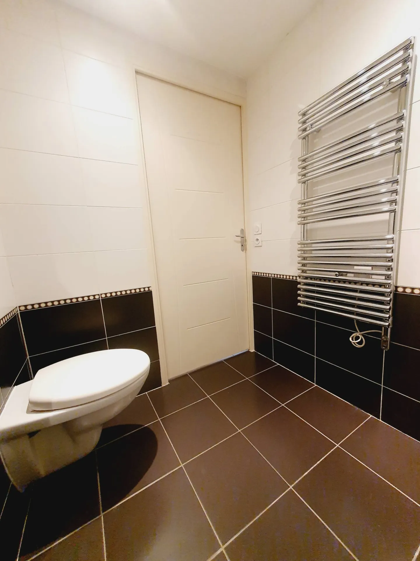 SDB T2 EN VENTE BRON CENTRE