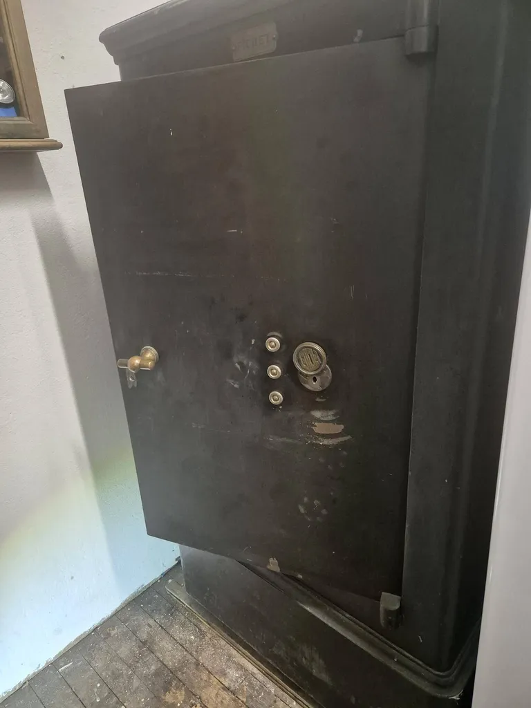 Technicien expert ayant débloqué un coffre-fort bloqué dans la province de Namur