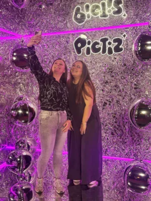 Un showroom auto à Aix-en-Provence s’équipe d’une Insta Box Pictiz pour capter une clientèle connectée et pour attirer plus de visiteurs