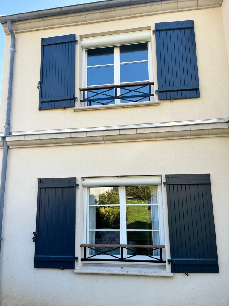 Peinture extérieure, ravalement, volets, fenêtres, portails, colombages...dans tout le Calvados, Eure, seine maritime, eure et Loire et région Parisienne.