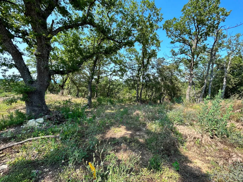 Venasque - 2 terrains constructibles à deux pas du village   