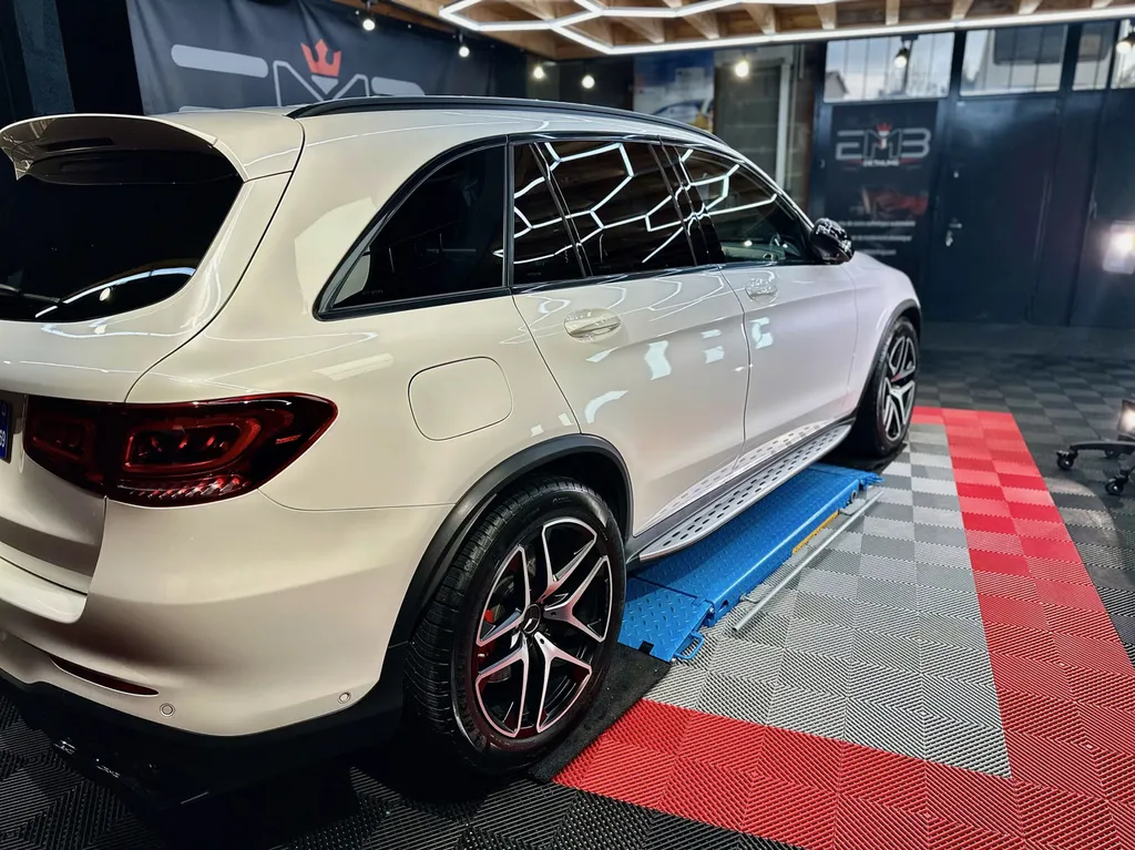 Traitement céramique auto lyon protection carrosserie Mercedes GLC 63 AMG