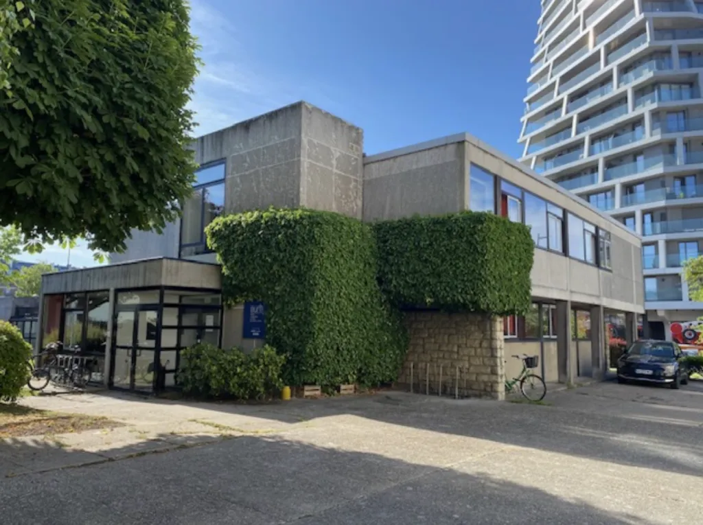 LE HAVRE - A LOUER OU A VENDRE immeuble indépendant de bureaux 750 m2 avec jardin privatif situé au pied de la Tour Alta