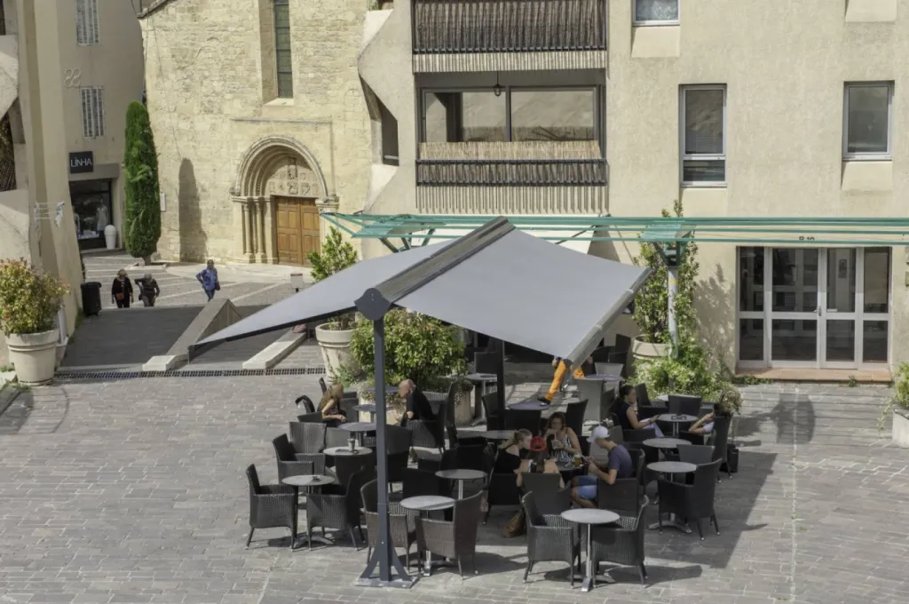store sur pieds sur mesure pour terrasse restaurant avignon