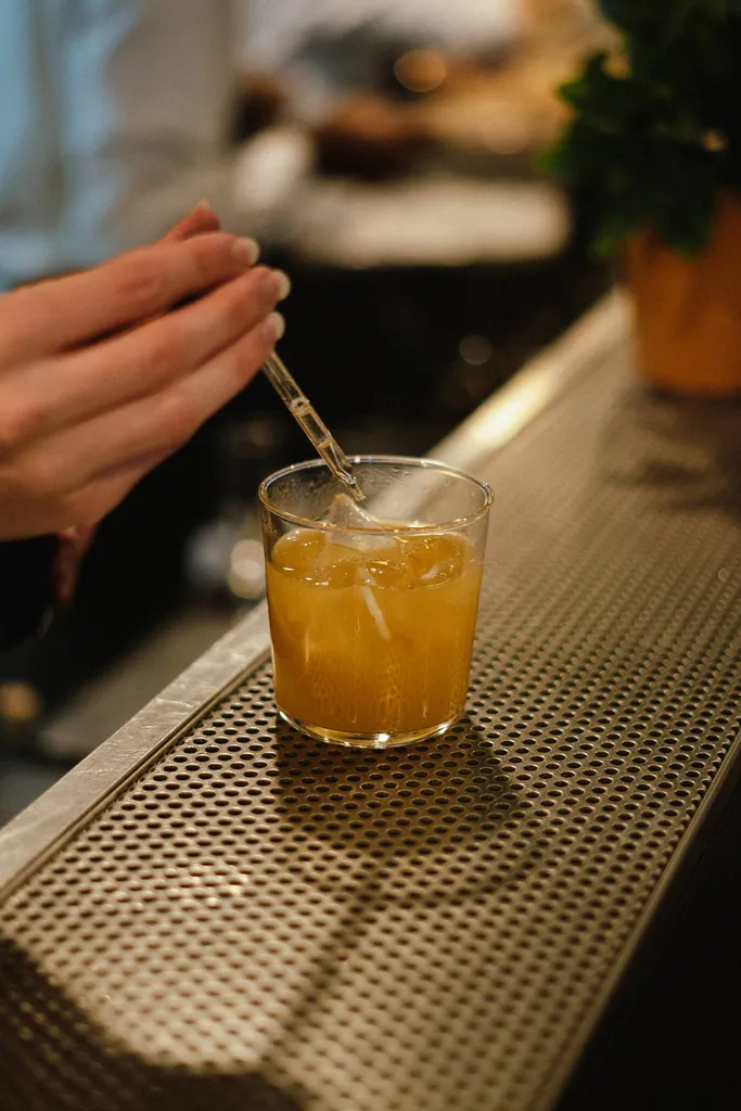 Animation mixologie premium avec cocktails signature à Lyon