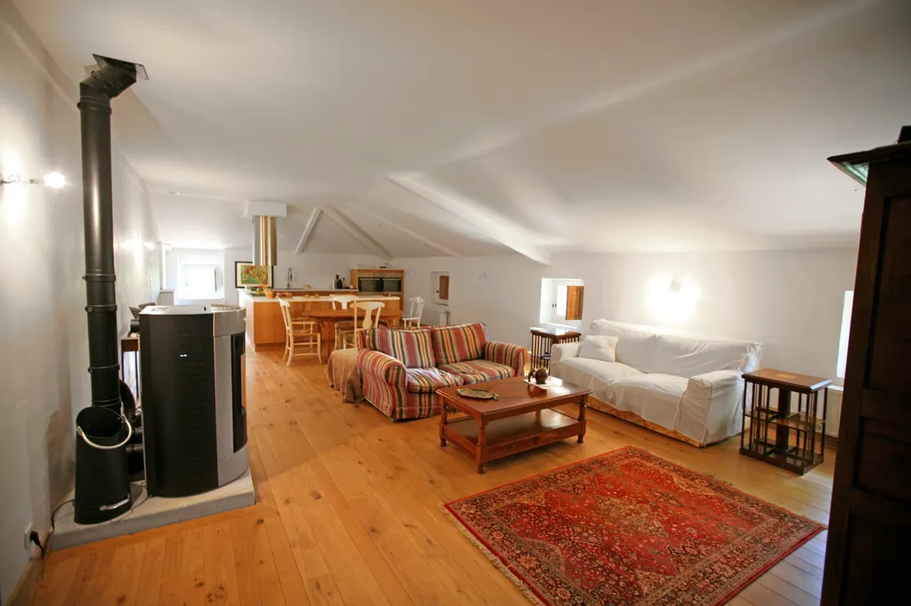 A vendre, château avec dépendances entre Uzès et Avignon   