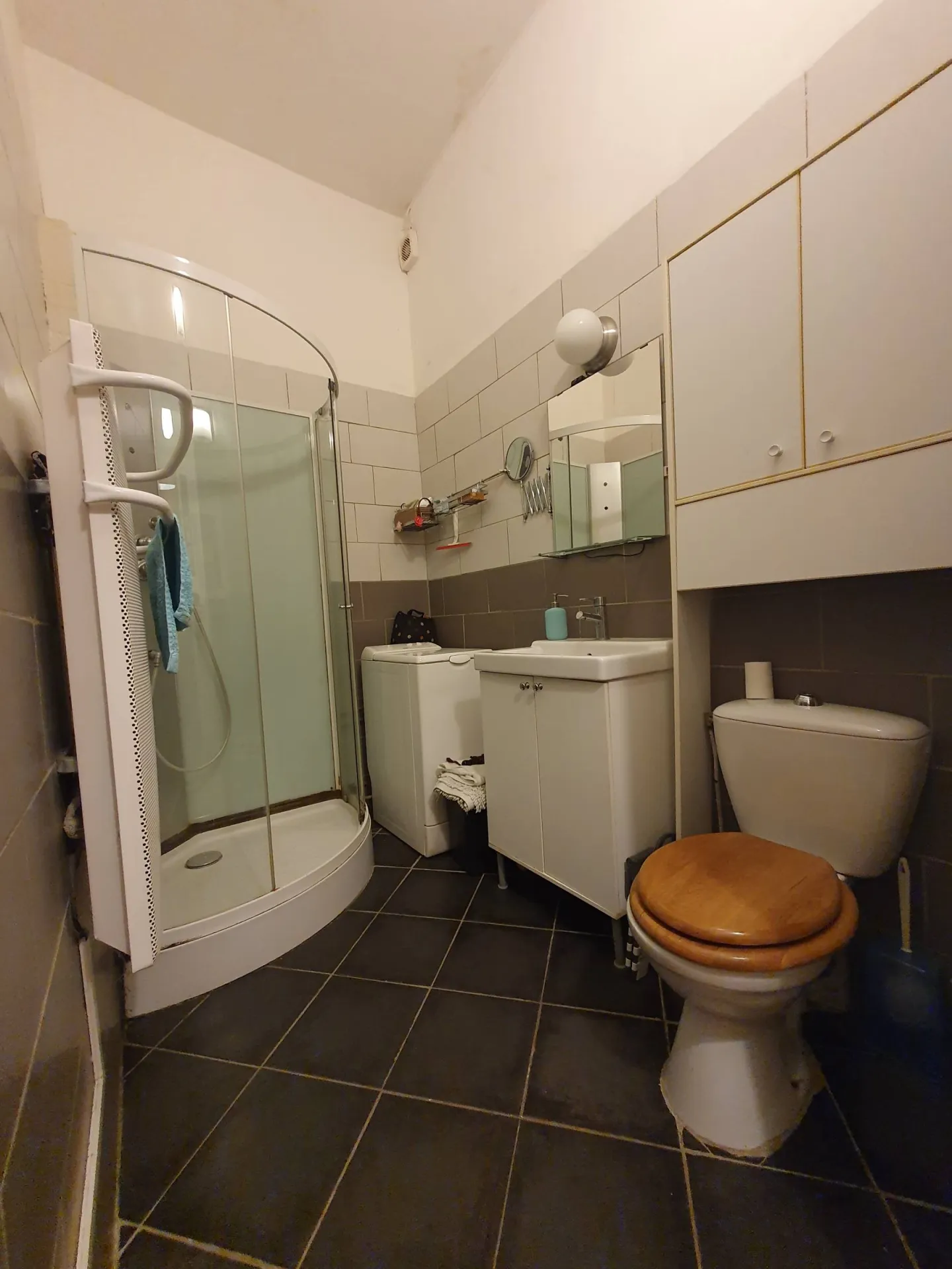 Acheter appartement T2 une chambre, avec cave sans vis-à-vis à Villeurbanne métro Gratte-Ciel (69100)