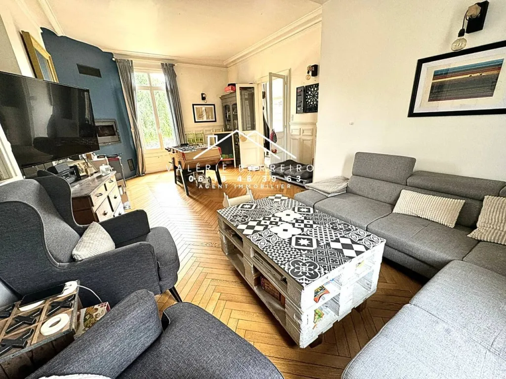 A saisir magnifique maison de maître de 214 m² édifiée sur 1170 m² de terrain sur la commune de ST AUBIN LES ELBEUF