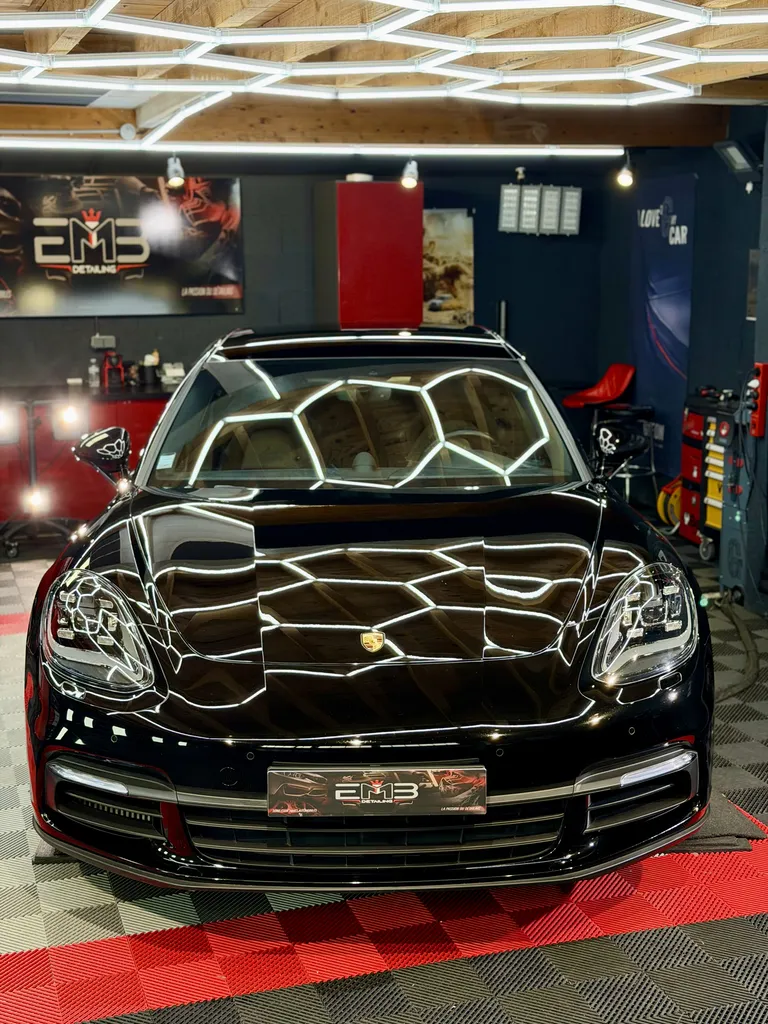 Rénovation et traitement céramique Porsche Panamera Sport Turismo à Vaugneray près de Lyon Spécialiste porsche et voiture de sport