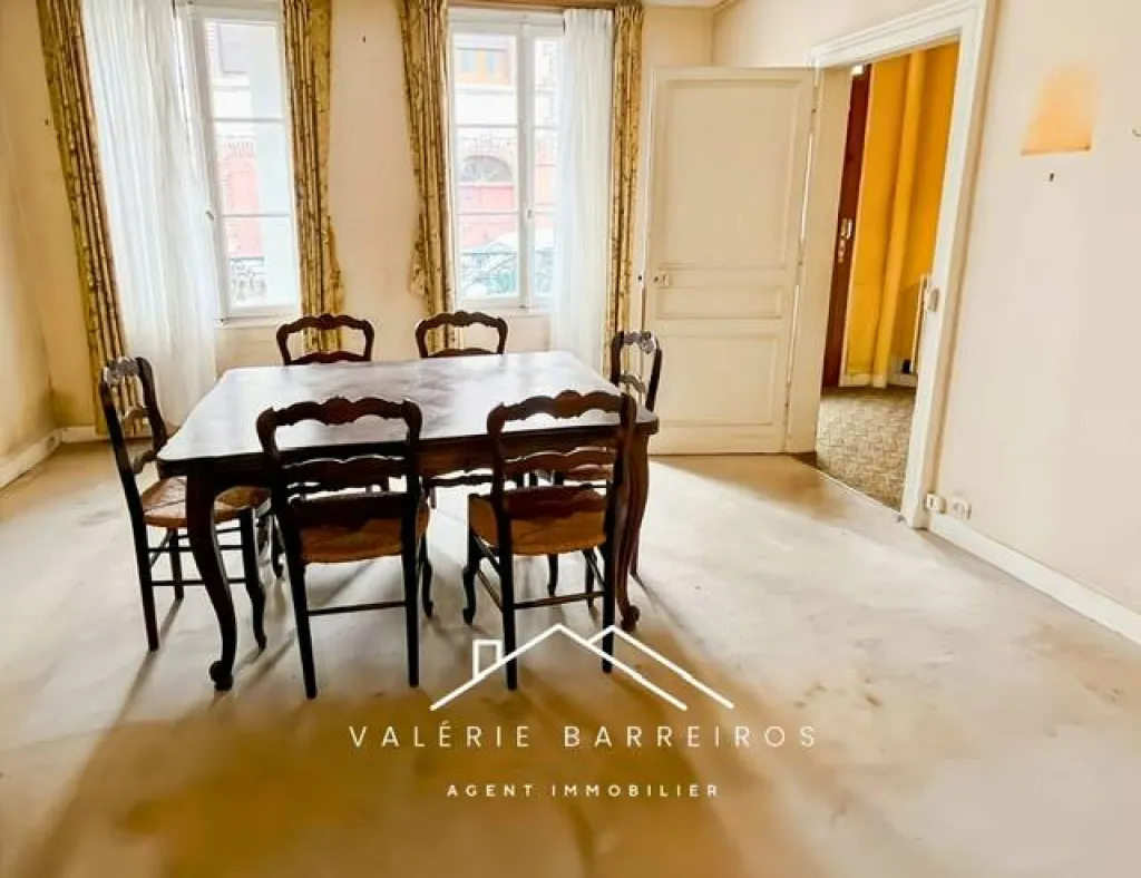 A vendre maison de 100 m² habitables édifiée sur 216 m² de terrain sur la commune de CAUDEBEC LES ELBEUF 76320