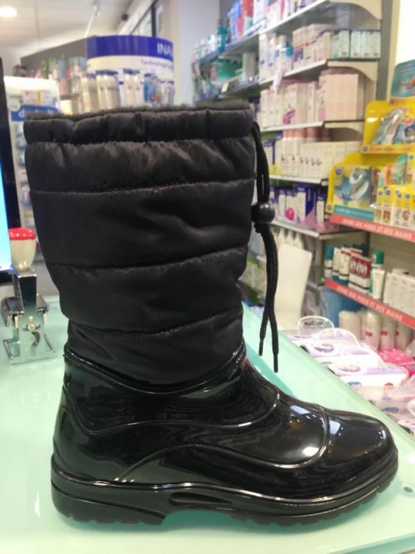 Bottes de pluie scholl à la pharmacie du petit bosquet