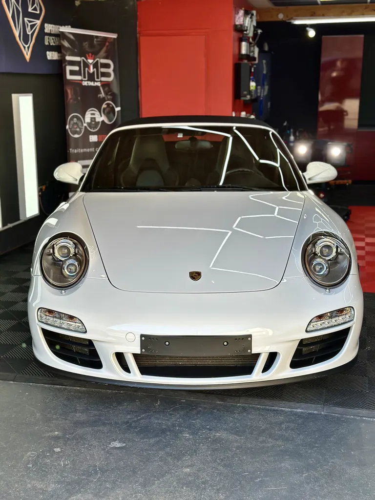 comment protéger sa voiture avec un traitement céramique sur Porsche 911 proche de lyon 