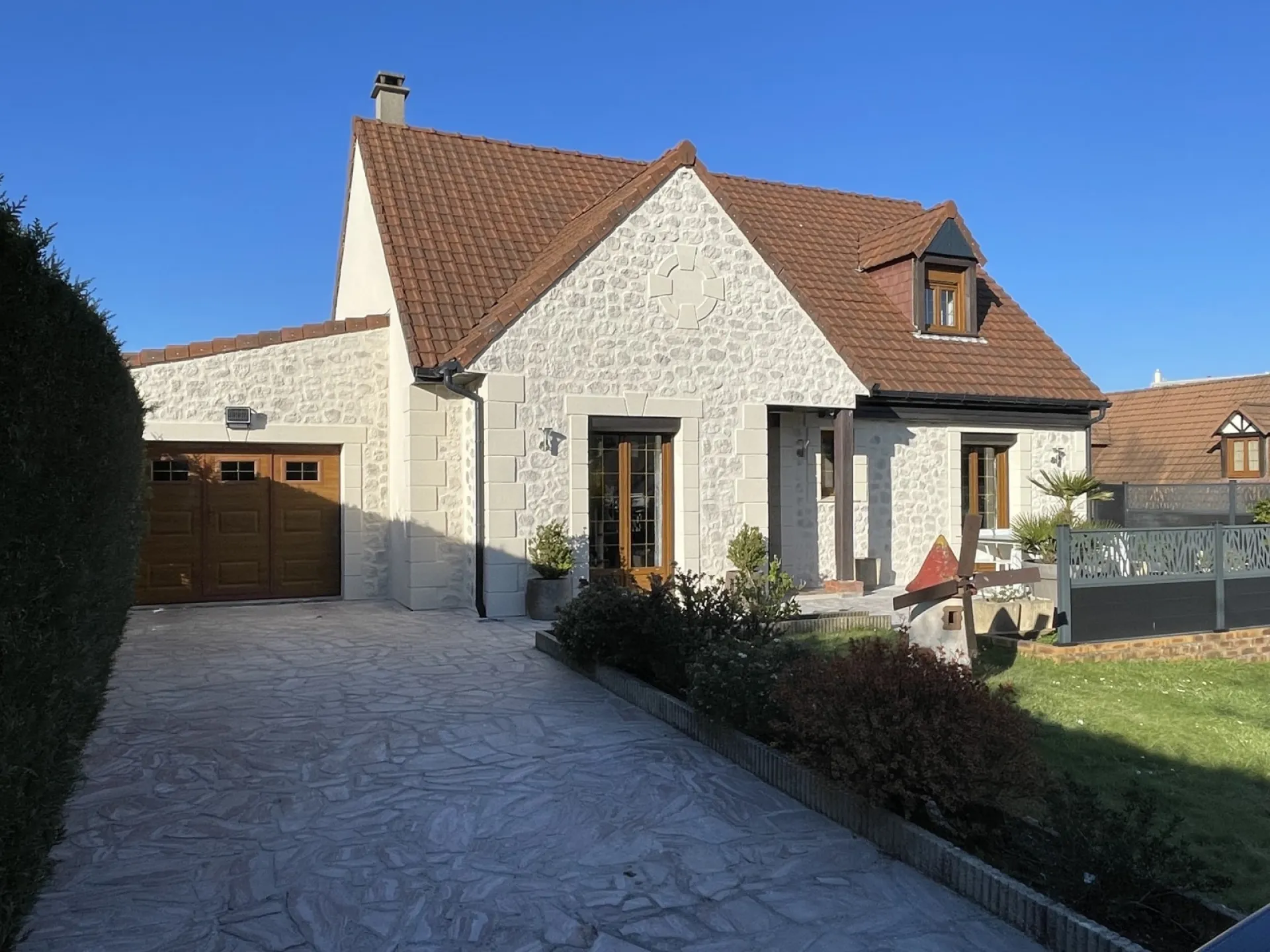 Enduit extérieur à la chaud aérienne pour vos ravalements et façade sur Le Havre et ses alentours