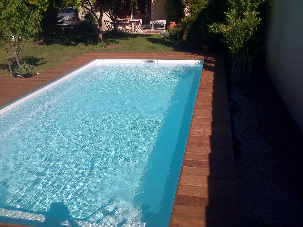 Tour de piscine en ipe dans les bouche du rhone Marseille 13