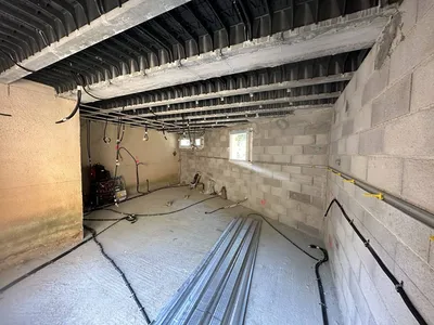 Agrandissement d'une maison à Sanary avec réalisation de cloisons et de doublage