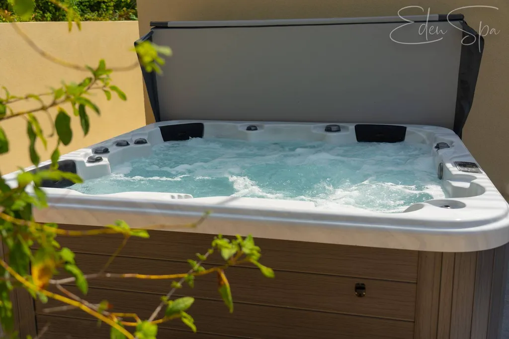 jacuzzi haut de gamme 6 places