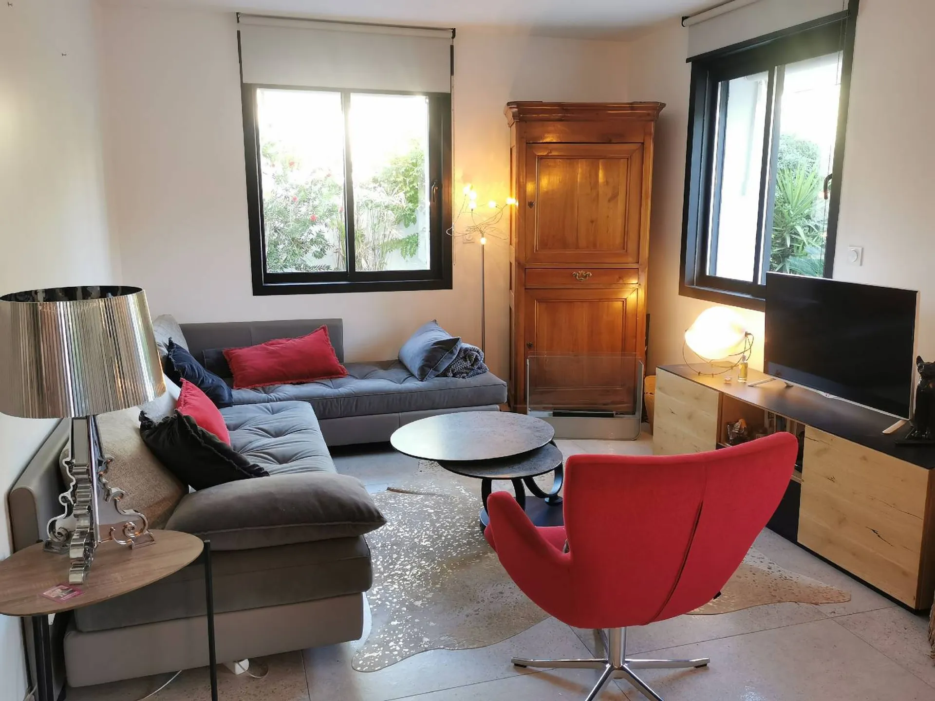 Appartement Cassis  dans le centre du village avec jardin et deux parkings privés