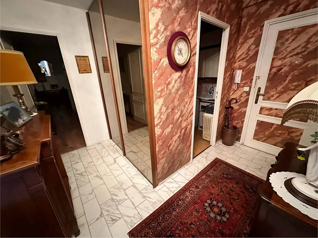 A vendre appartement T3 avec ascenseur  de 76 m² au 2eme étage sur la commune de ELBEUF 76500