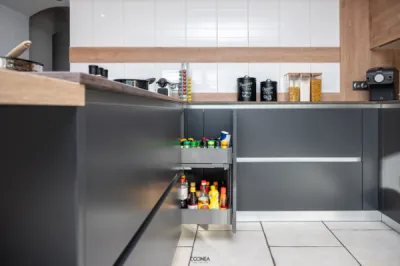 Conception et installation d’une cuisine ARMONY Lavagna avec façades laquées et plans stratifiés à Plaisance-du-Touch