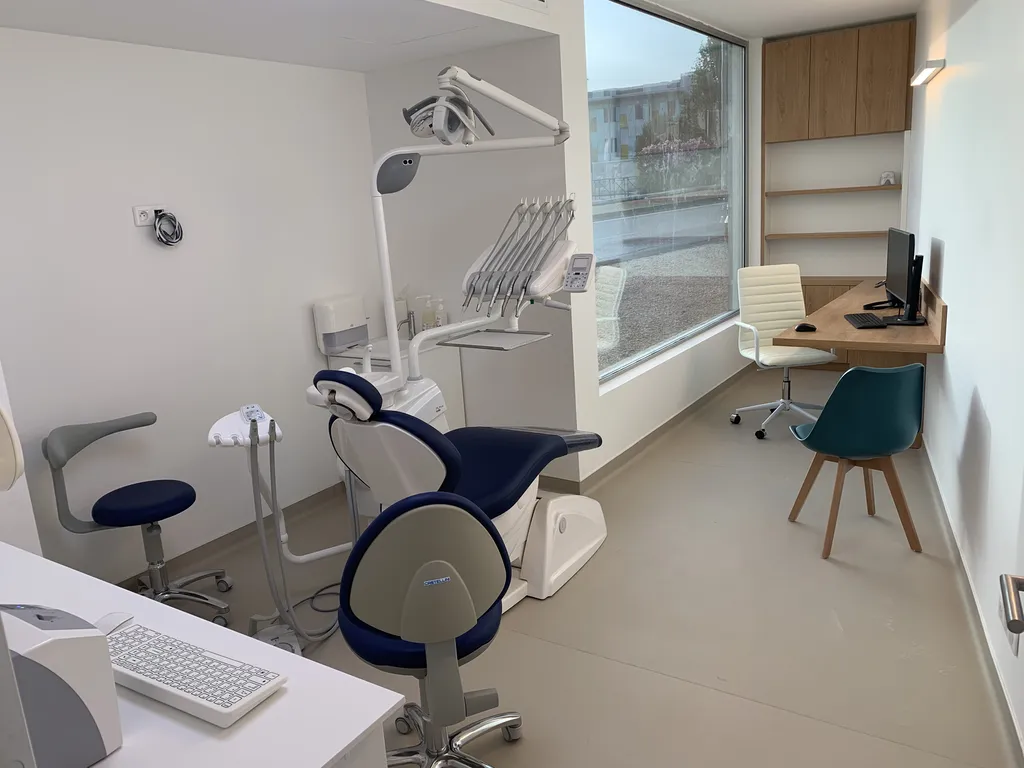 Cabinet dentaire à Marseille Saint-André: Dr Philippe TOURROLIER