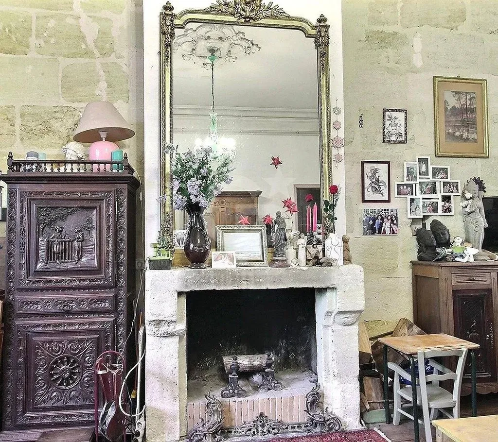Maison en pierre avec prestations anciennes et jardin à vendre BORDEAUX