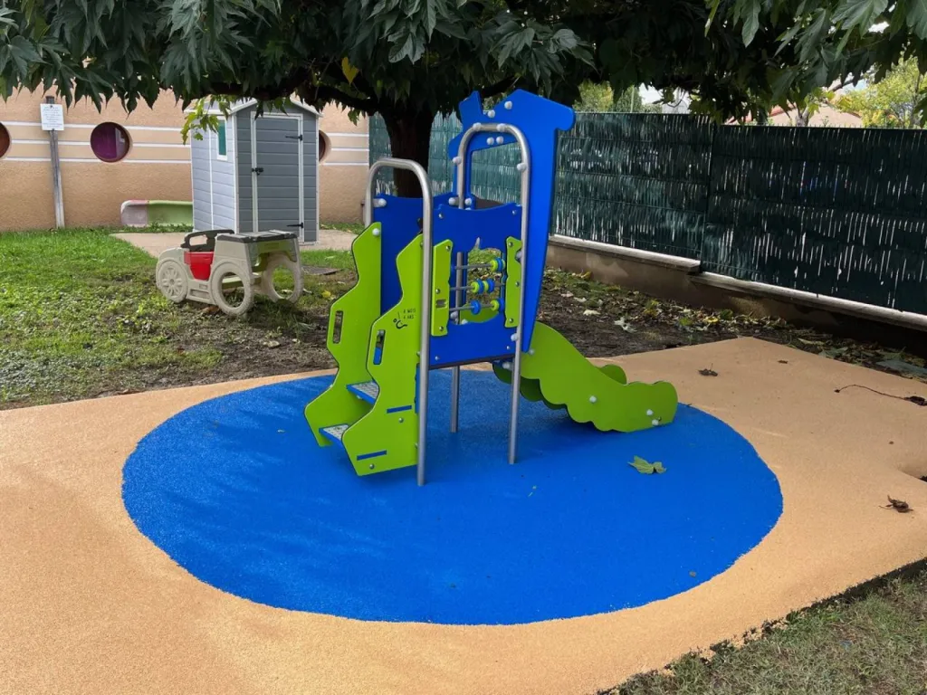 Toboggan aire de jeux 