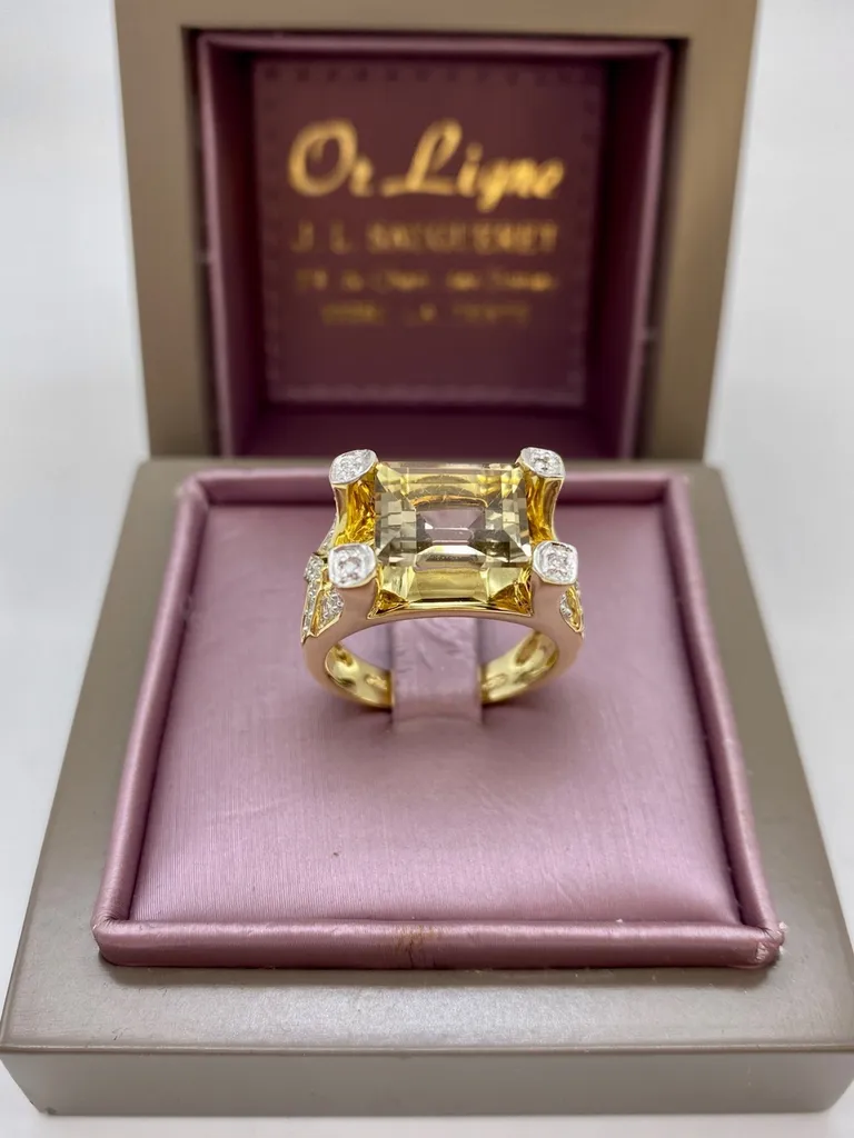 Bague or 750/1000ème quartz fumé et pavage diamants en dépôt vente chez Or Ligne à La Teste sur le Bassin d'Arcachon