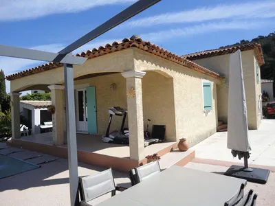 à vendre sur Carnoux