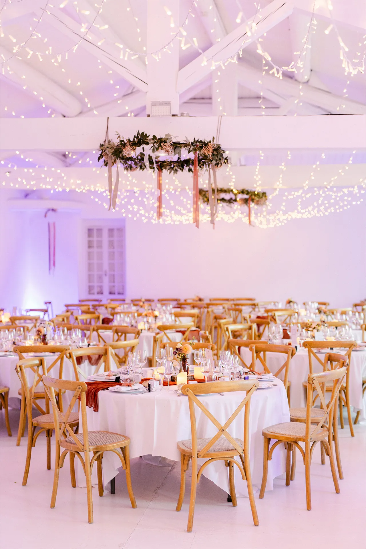 Chercher domaine mariage bohème près d'Aix en Provence : avec buffet froid cocktails et repas traiteur menu à l'assiette