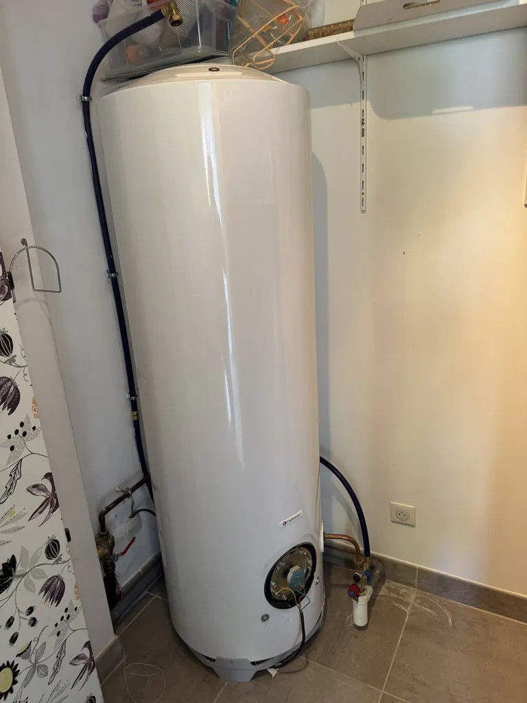 Problème de chauffe-eau ? Fuite, panne ou remplacement – Tib’eau Plomberie intervient à Chaponost, Brindas, Grézieu-la-Varenne et Vaugneray