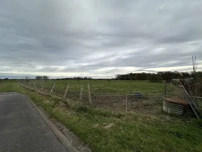 Terrain à bâtir non viabilisé de 900 m² sur la commune de PETIT-CAUX, en Normandie.