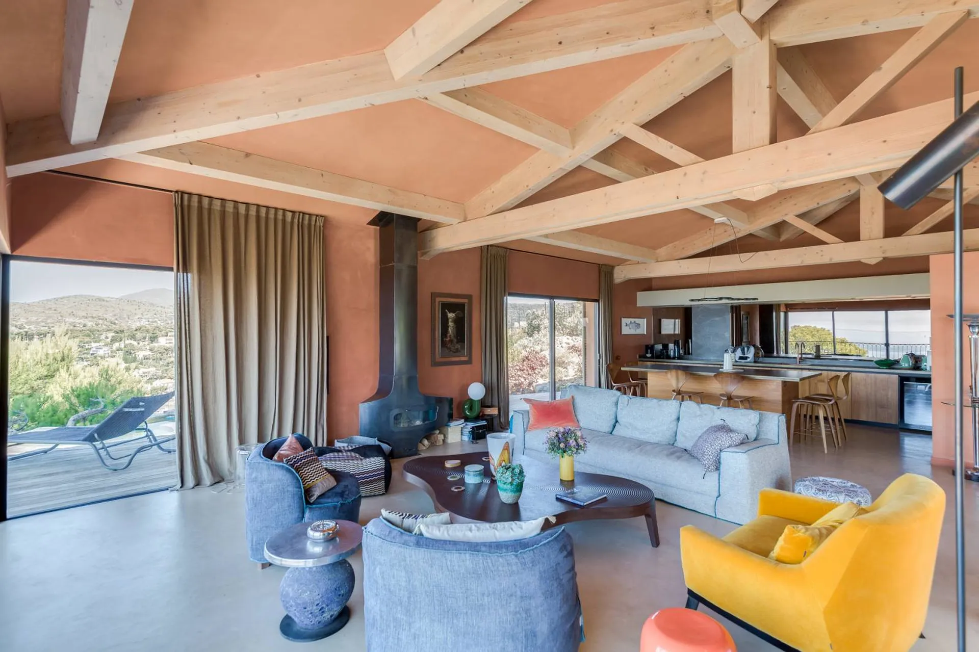 Maison moderne Cassis  nichée à l'abri des regards bénéficiant d'un panorama exceptionnel sur la baie