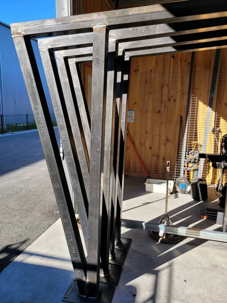 Fabrication de la structure mécano soudée dans notre atelier à Salaunes, dans lé medoc