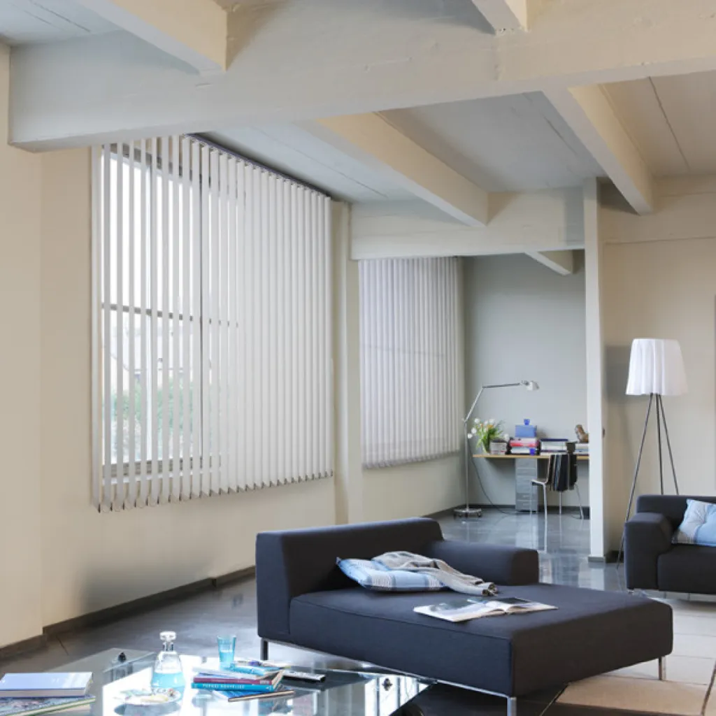 Installation d’un store intérieur FranciFlex Sunshadow 3000 N5 tissu PVC sur mesure à Labergement-Foigney Côte-d’Or