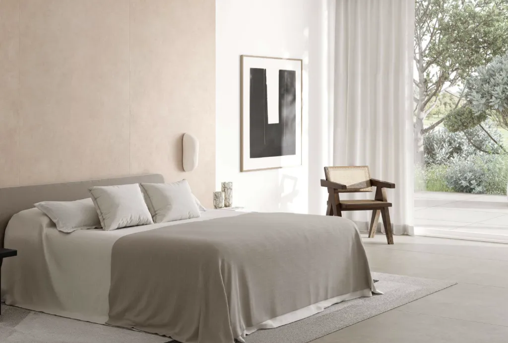 À Mont-Saint-Aignan, proche de Rouen, la teinte “Powder” de GLOW s’intègre naturellement dans les cuisines contemporaines.