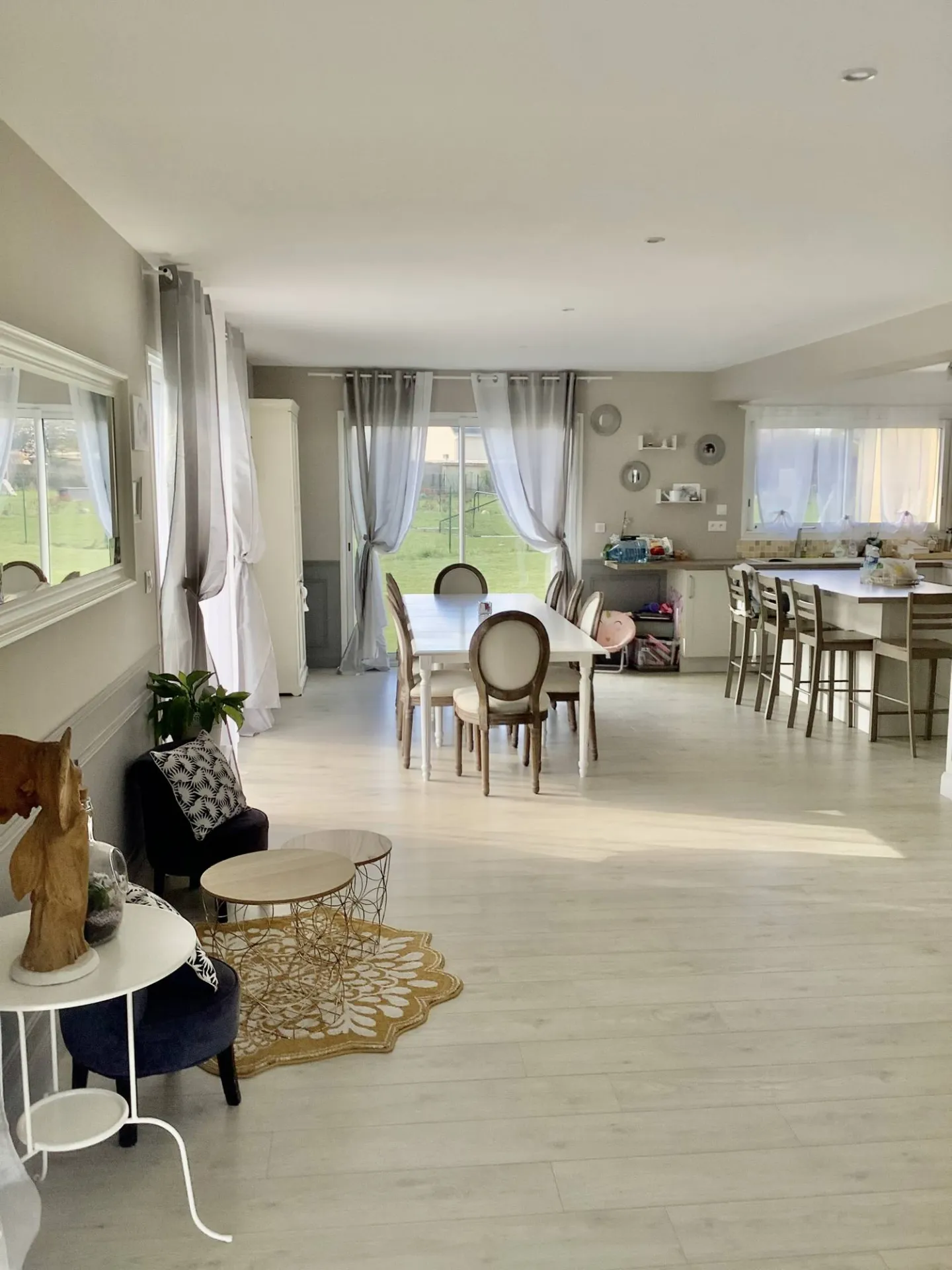 A acheter, très belle maison contemporaine de 170m² sur un terrain de 2500m² au calme sur la commune de TOURVILLE LA CAMPAGNE 27370